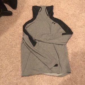 Under Armor Sweatshirt